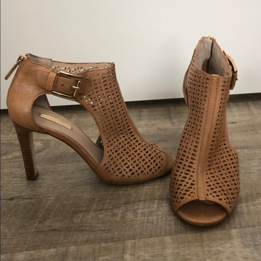 Leather tan open toe heals